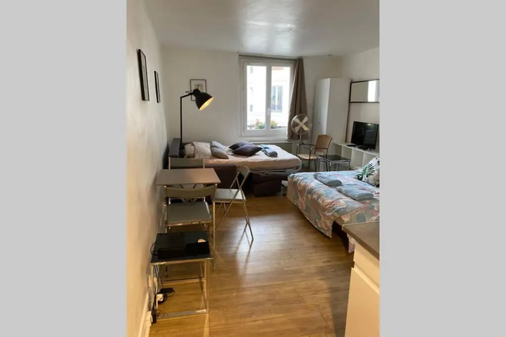 Large, Hyper Central Studio. Historical Paris Apartment 0*,