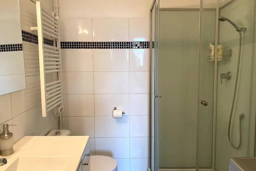 Large, Hyper Central Studio. Historical Paris Apartment France